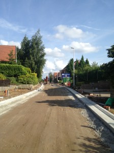 Zicht richting Ten Gaerde: borduren worden gegoten in beton